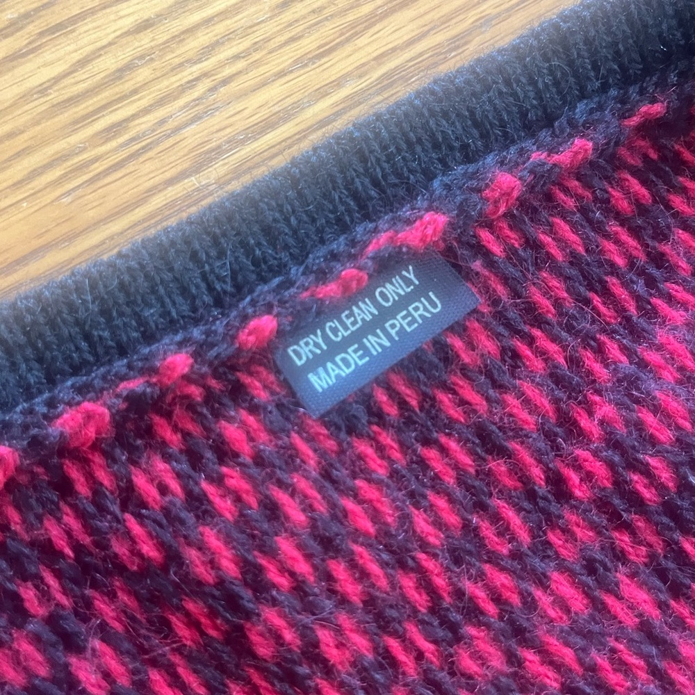 Linea Illari Sonccoy Alpaca Red Black Cape Poncho Made Peru Cape One Size Wool - Picture 9 of 11